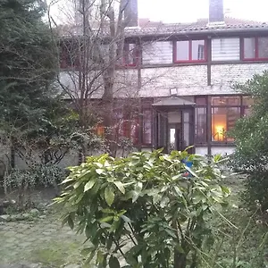 Homestay Au Parc Montsouris, Paris